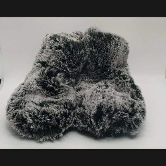 Super Soft Gray Fuzzy Kids Bootie Slippers - Picture 2 of 7